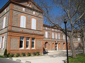 Ancien Hospice Jallier, aujourd'hui siège de la Communauté de communes du Volvestre - JPEG - 42.6 ko